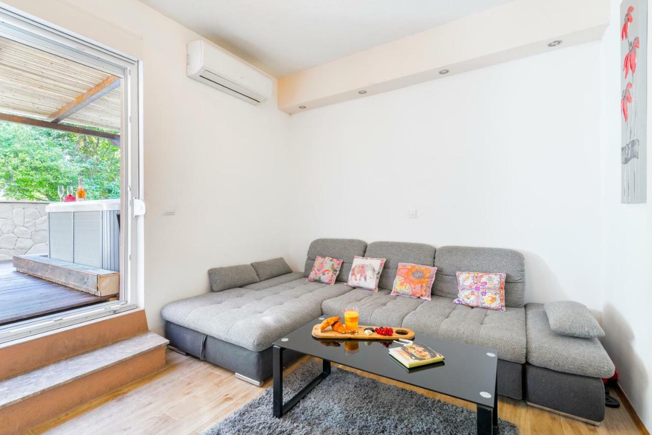 Alena Luxury Apartment With Jacuzzi Σπλιτ Εξωτερικό φωτογραφία